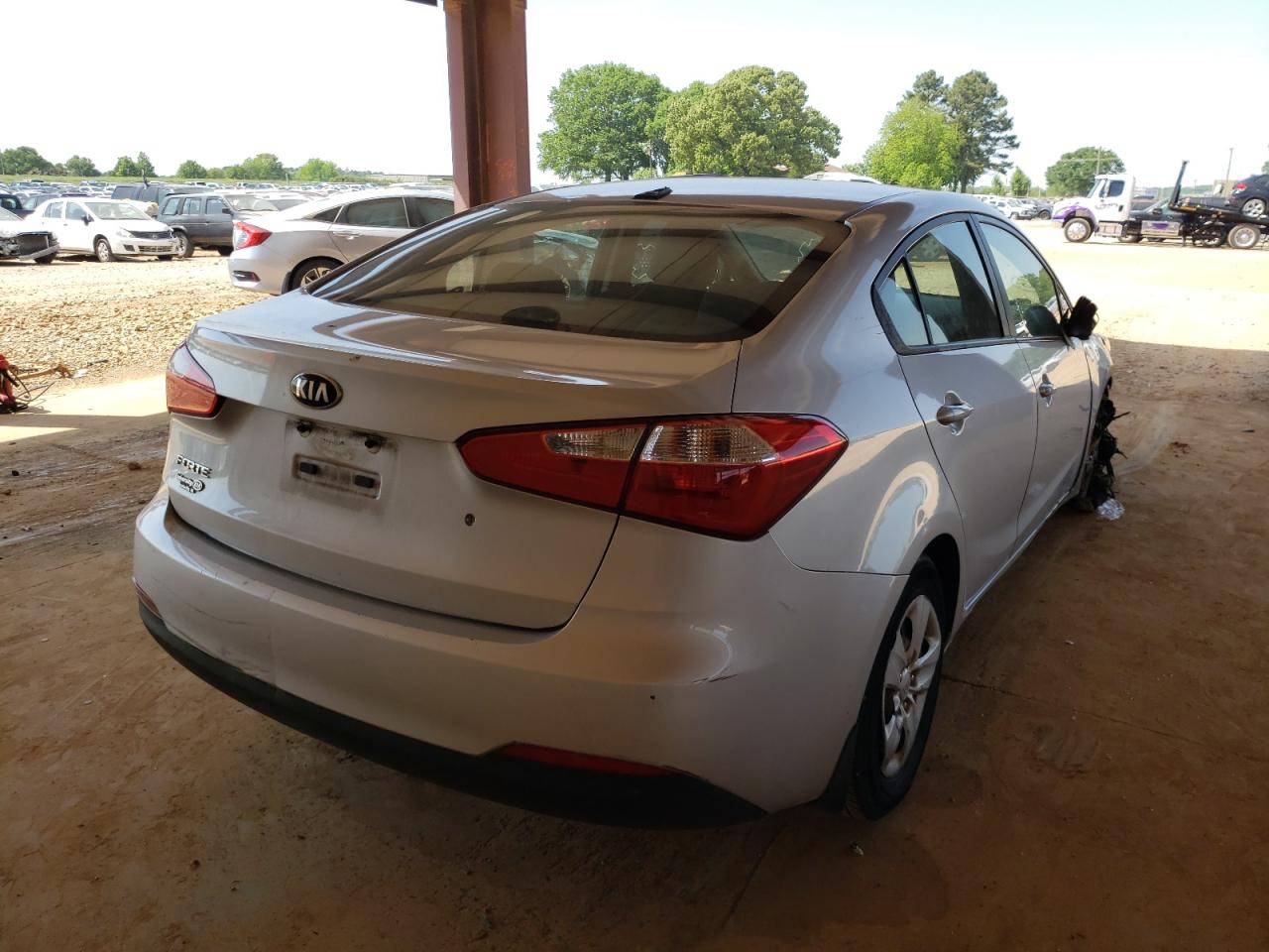 Photo 4 from auction – 2015 KIA FORTE LX with VIN KNAFK4A65F5406007