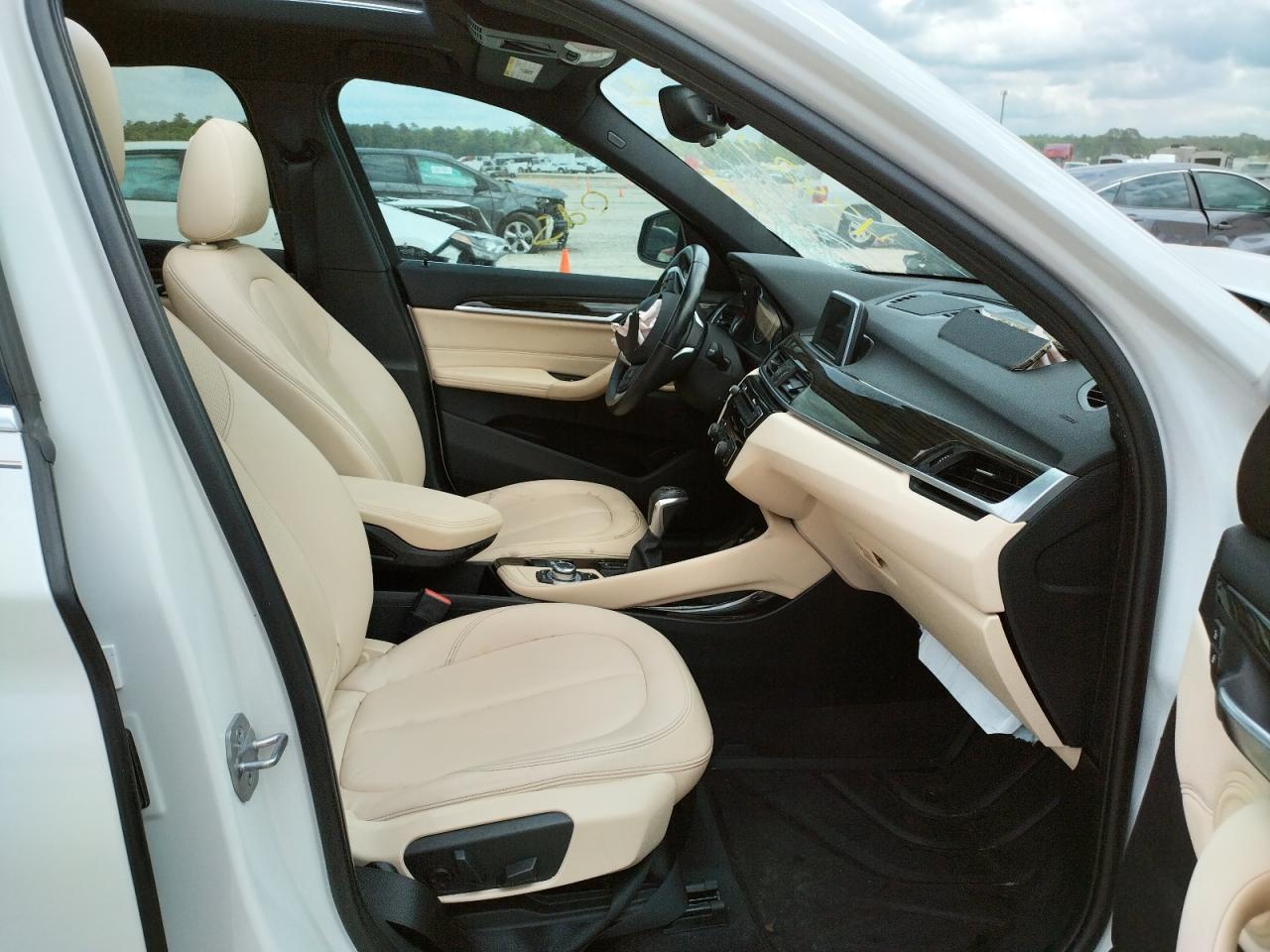 Photo 5 from auction – 2016 BMW X1 XDRIVE2 with VIN WBXHT3C30GP881921