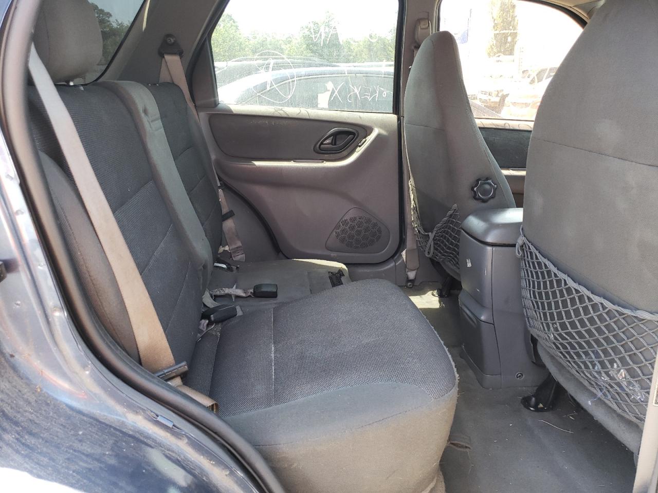 Photo 6 from auction – 2001 FORD ESCAPE XLT with VIN 1FMCU04141KB04321
