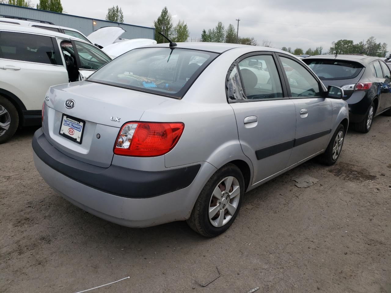 Photo 4 from auction – 2007 KIA RIO BASE with VIN KNADE123676249651