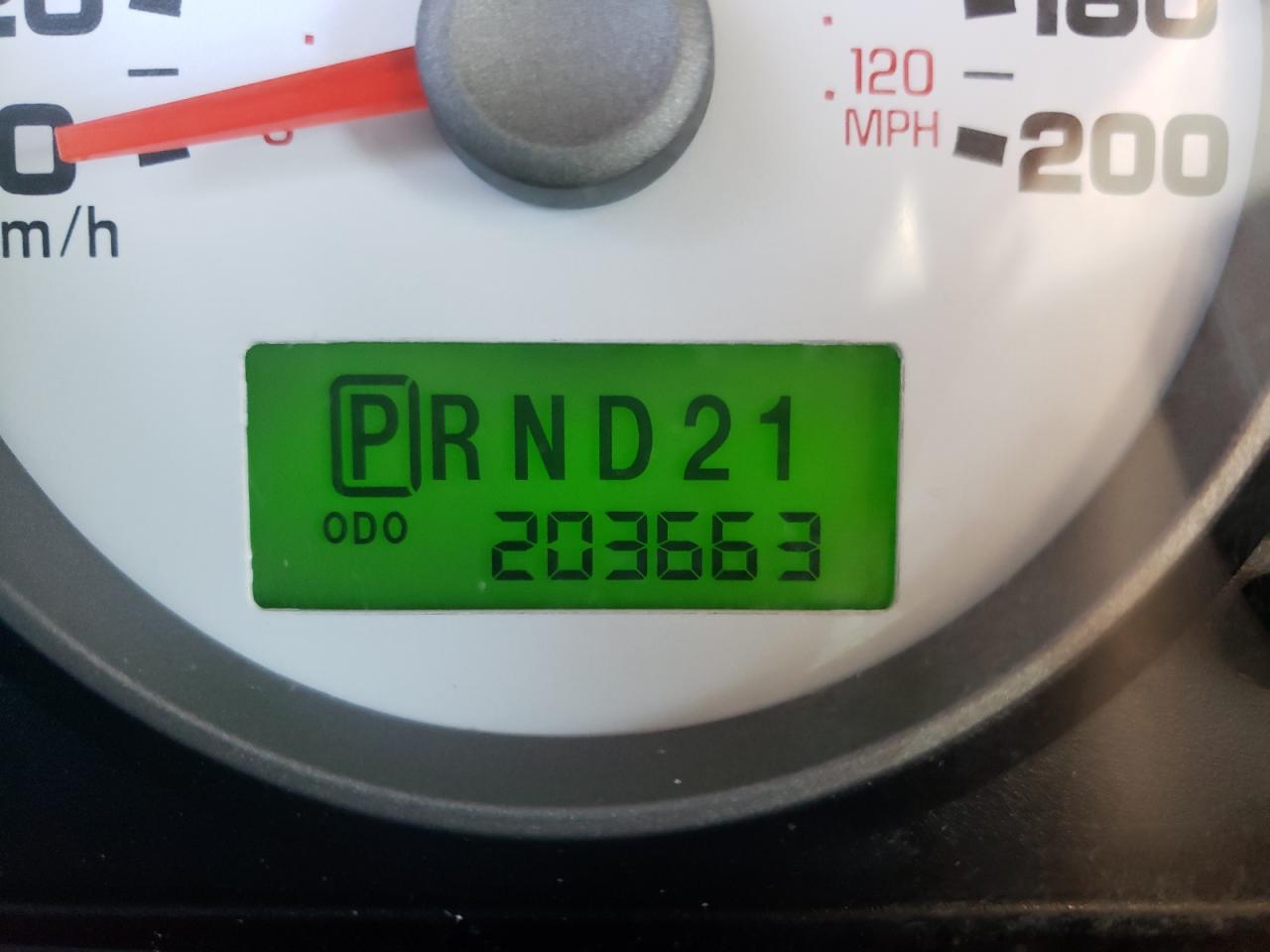 Photo 8 from auction – 2005 FORD ESCAPE XLT with VIN 1FMYU93145KB30659