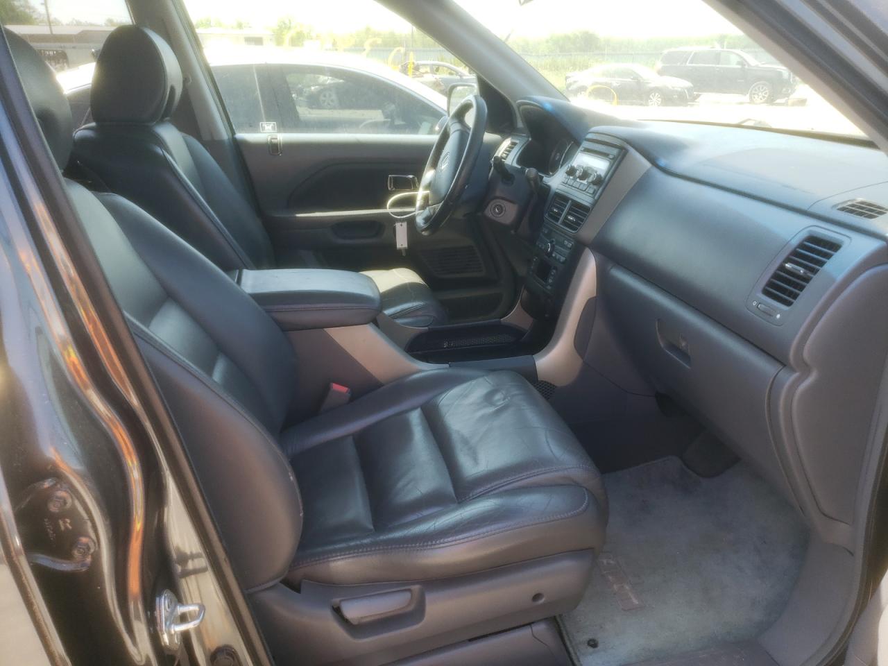 Photo 5 from auction – 2006 HONDA PILOT EX with VIN 5FNYF28556B028285