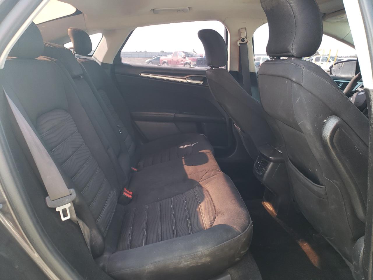 Photo 6 from auction – 2016 FORD FUSION SE with VIN 3FA6P0HD8GR134980
