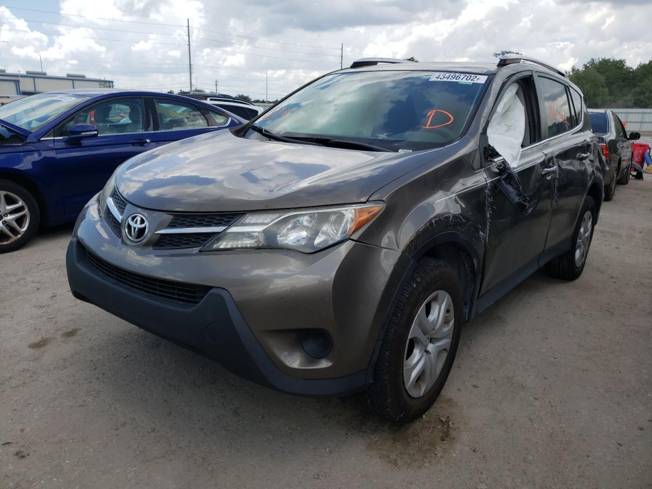 Photo 2 from auction – 2015 TOYOTA RAV4 LE with VIN JTMZFREV7FD054816