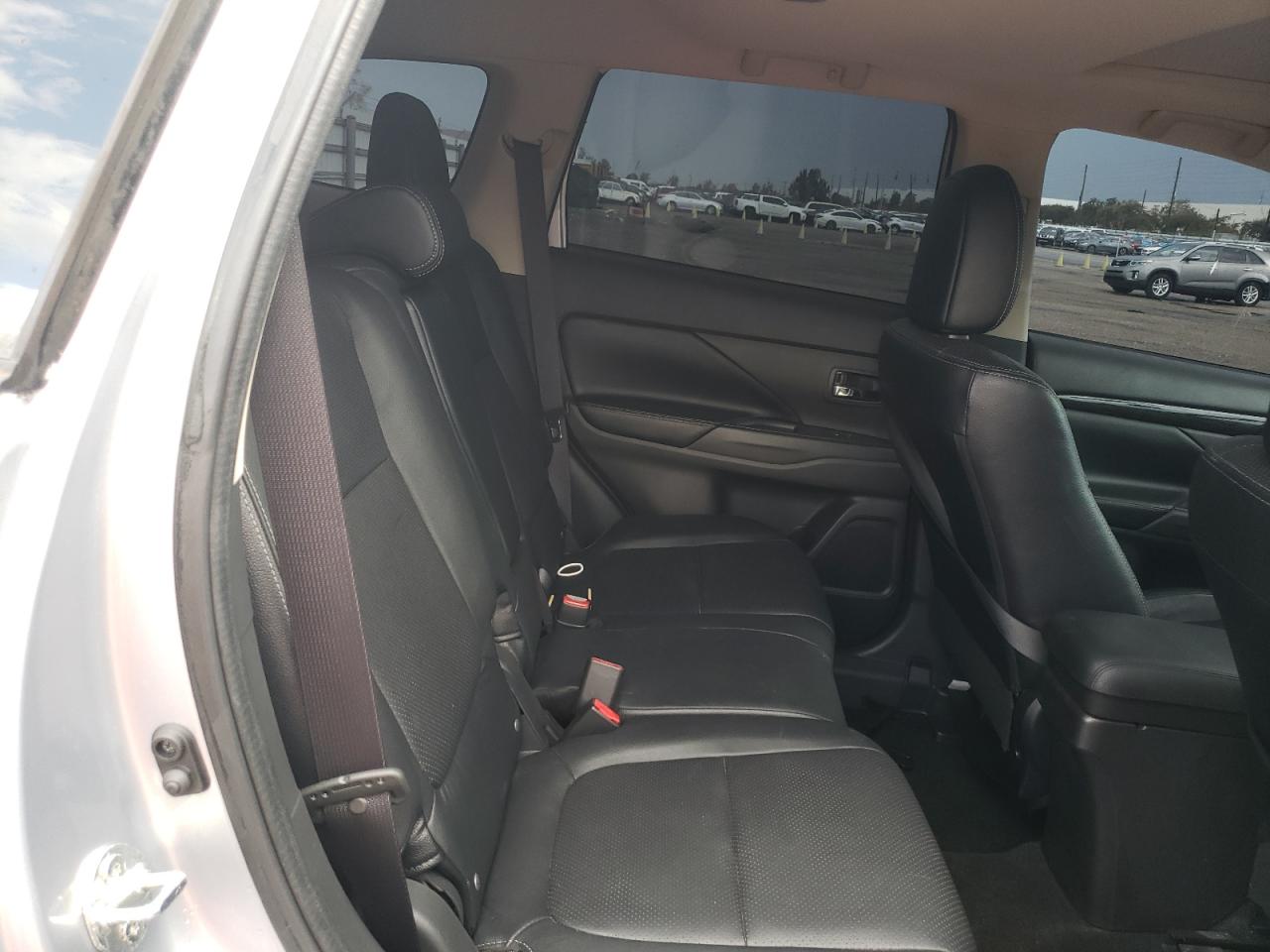 Photo 6 from auction – 2016 MITSUBISHI OUTLANDER with VIN JA4AD3A33GZ007723