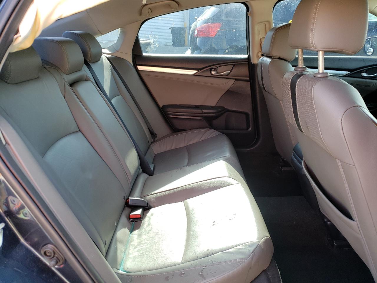 Photo 6 from auction – 2016 HONDA CIVIC EXL with VIN 19XFC1F75GE039583