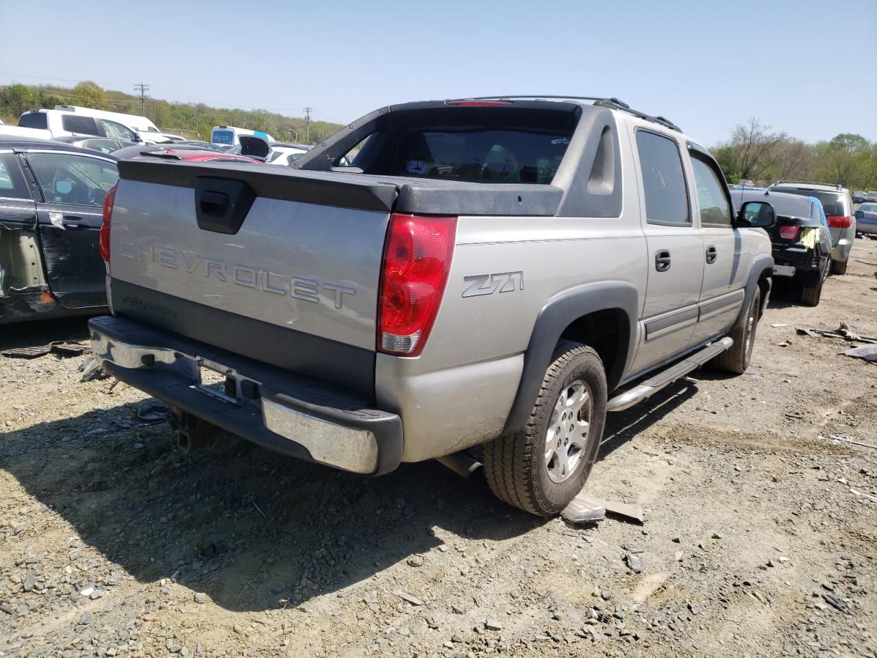 Photo 4 from auction – 2004 CHEVROLET AVALANCHE with VIN 3GNEK12T74G340459