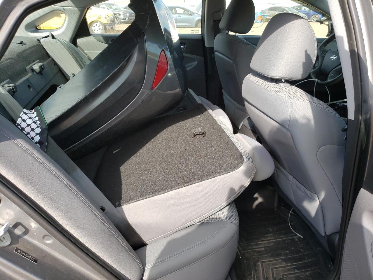 Photo 6 from auction – 2014 HYUNDAI SONATA GLS with VIN 5NPEB4AC1EH821683