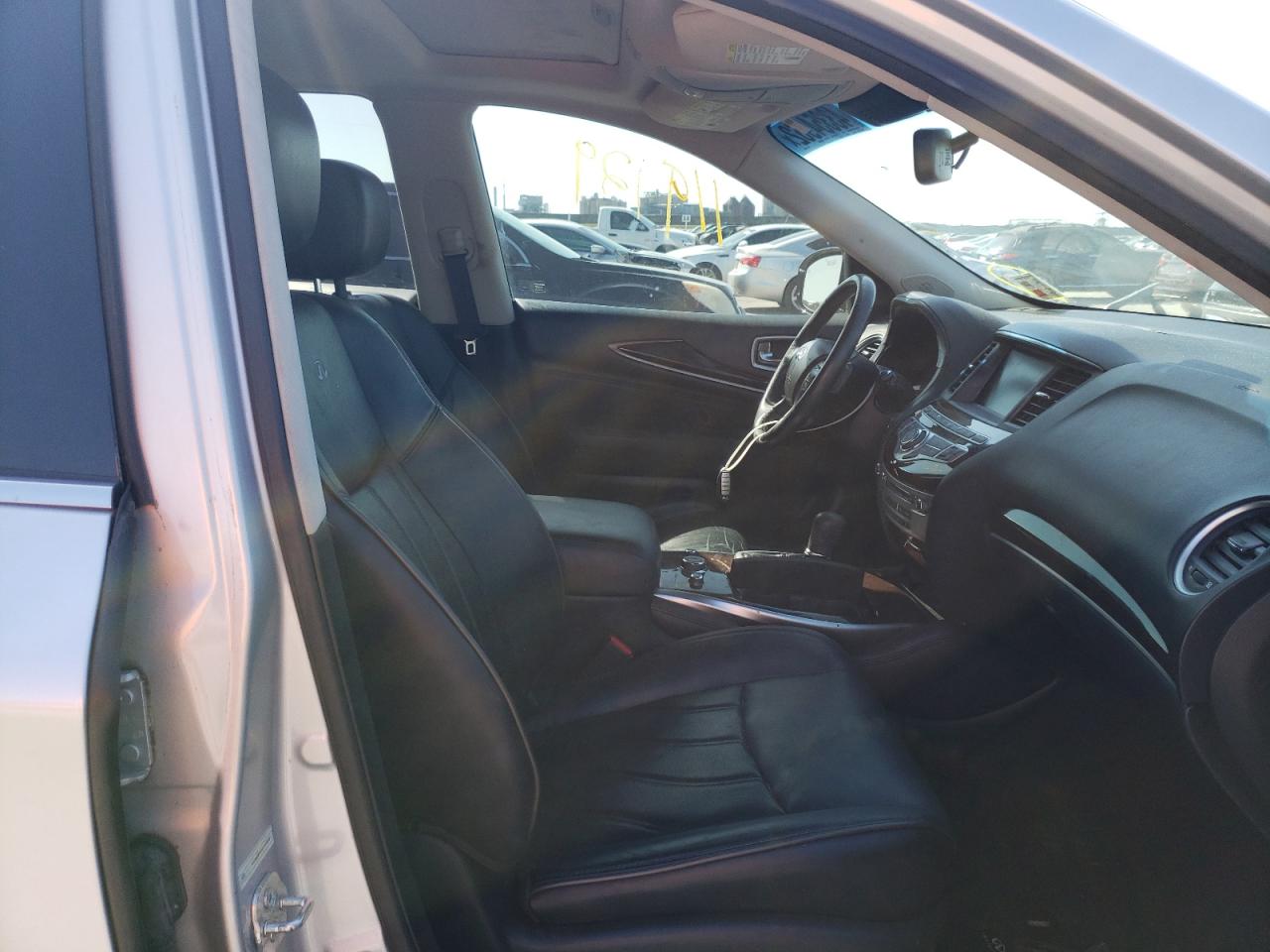 Photo 5 from auction – 2013 INFINITI JX35 with VIN 5N1AL0MN3DC345248