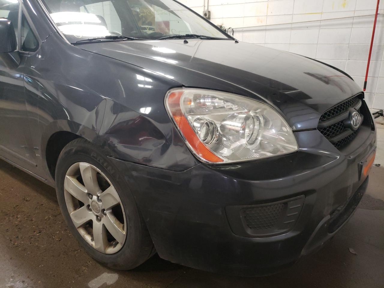 Photo 9 from auction – 2007 KIA RONDO LX with VIN KNAFG526077068074