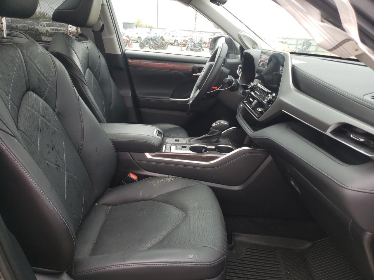Photo 5 from auction – 2021 TOYOTA HIGHLANDER with VIN 5TDEBRCH3MS060301