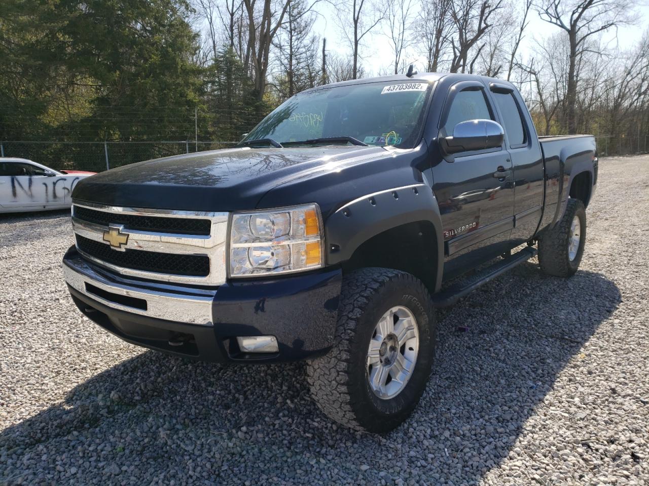 Photo 2 from auction – 2011 CHEVROLET SILVERADO with VIN 1GCRKSE30BZ288018