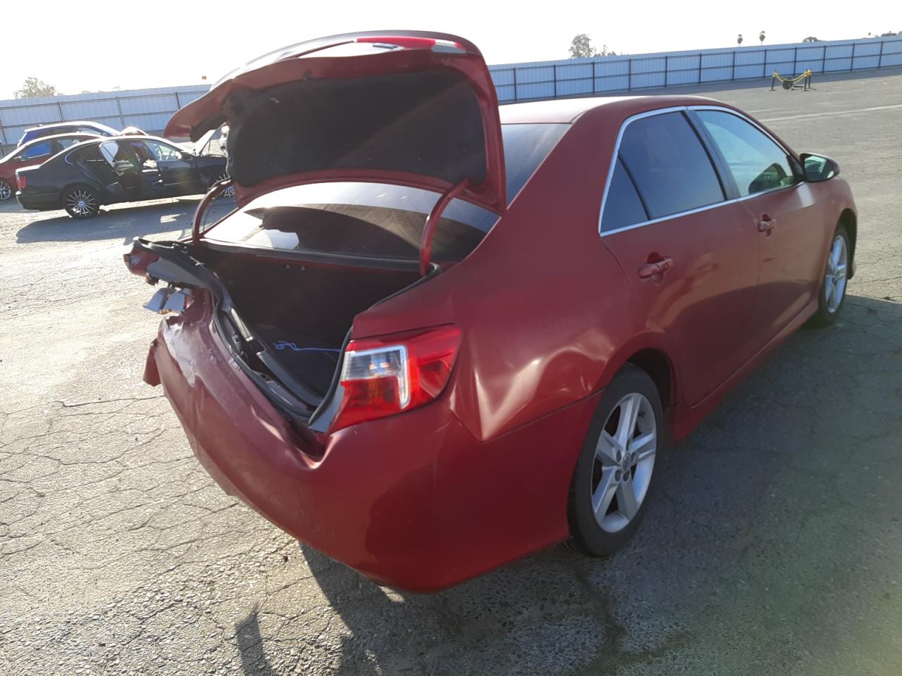 Photo 4 from auction – 2014 TOYOTA CAMRY with VIN 4T1BF1FK5EU828160