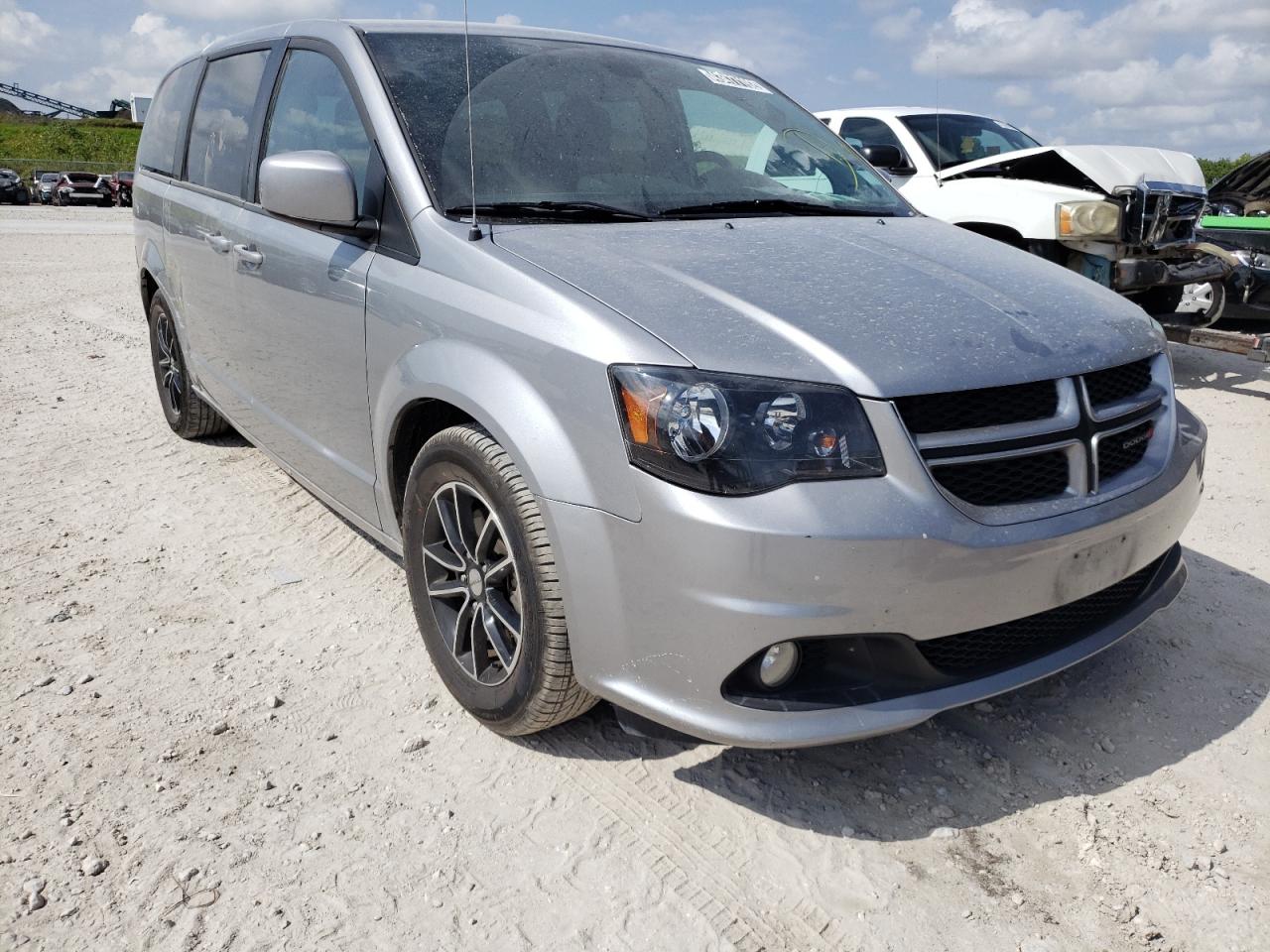 DODGE GRAND CARA 2019 z numerem VIN 2C4RDGEG5KR640563 - Zdjęcie z aukcji