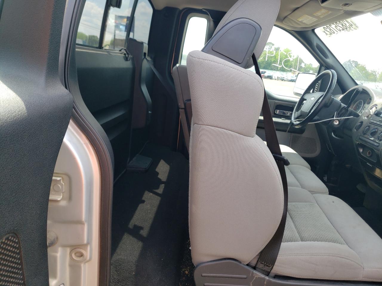 Photo 6 from auction – 2006 FORD F150 with VIN 1FTRF04576KB60661