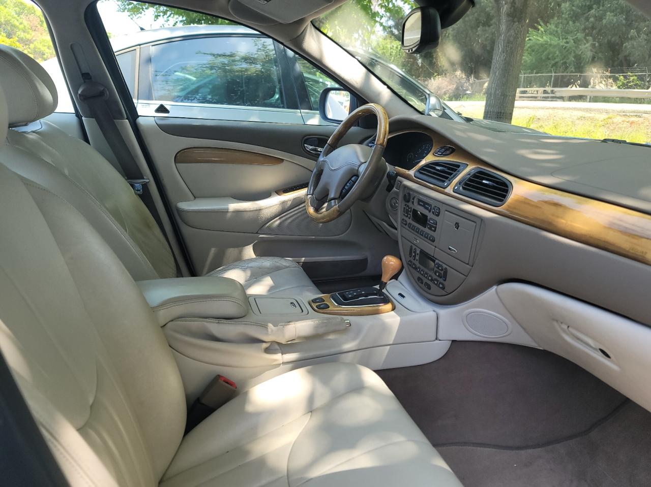 Photo 5 from auction – 2000 JAGUAR S-TYPE with VIN SAJDA01D5YGL58408