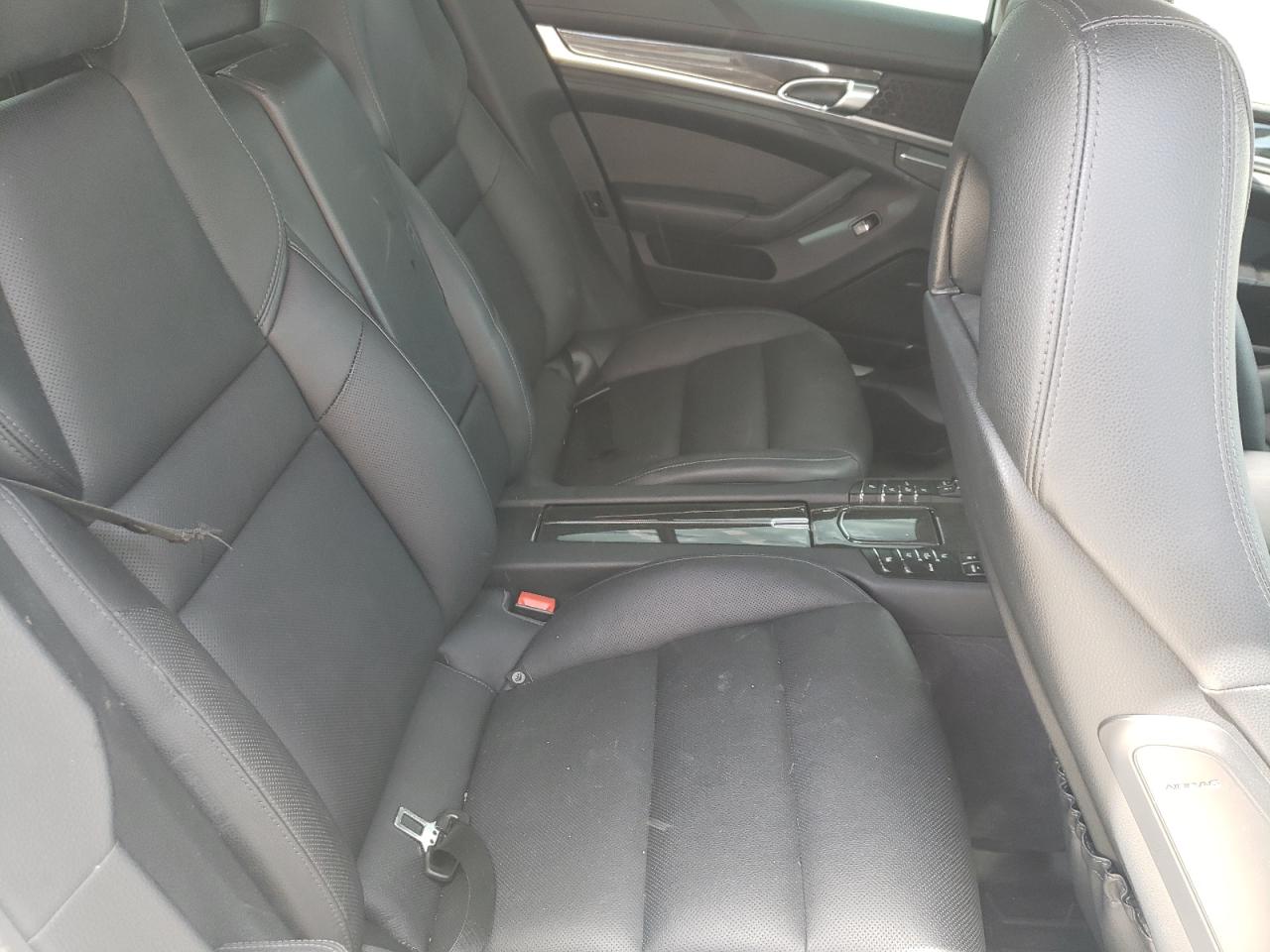 Photo 6 from auction – 2016 PORSCHE PANAMERA S with VIN WP0AB2A73GL050714