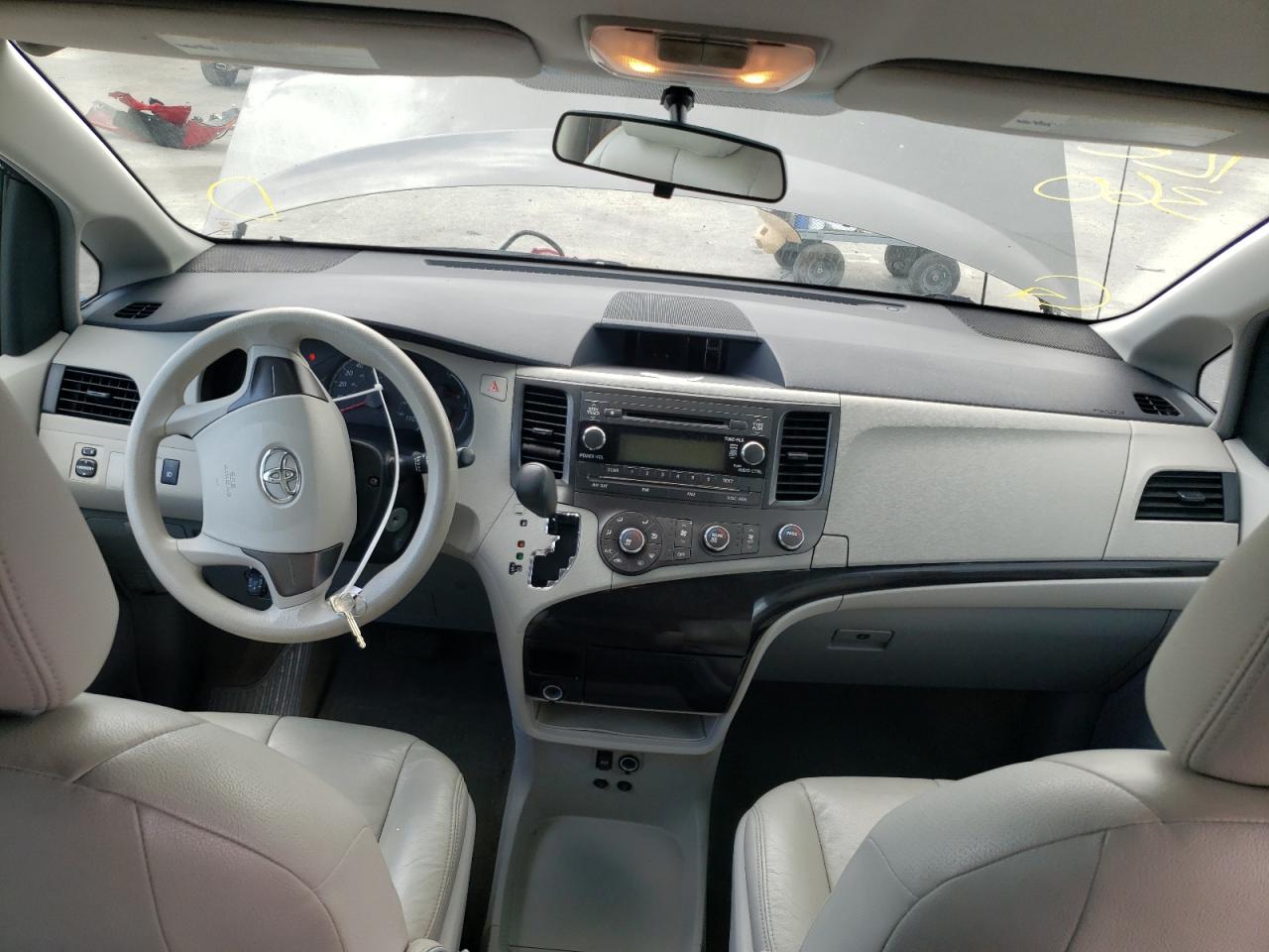 Photo 9 from auction – 2012 TOYOTA SIENNA with VIN 5TDZK3DC3CS219348