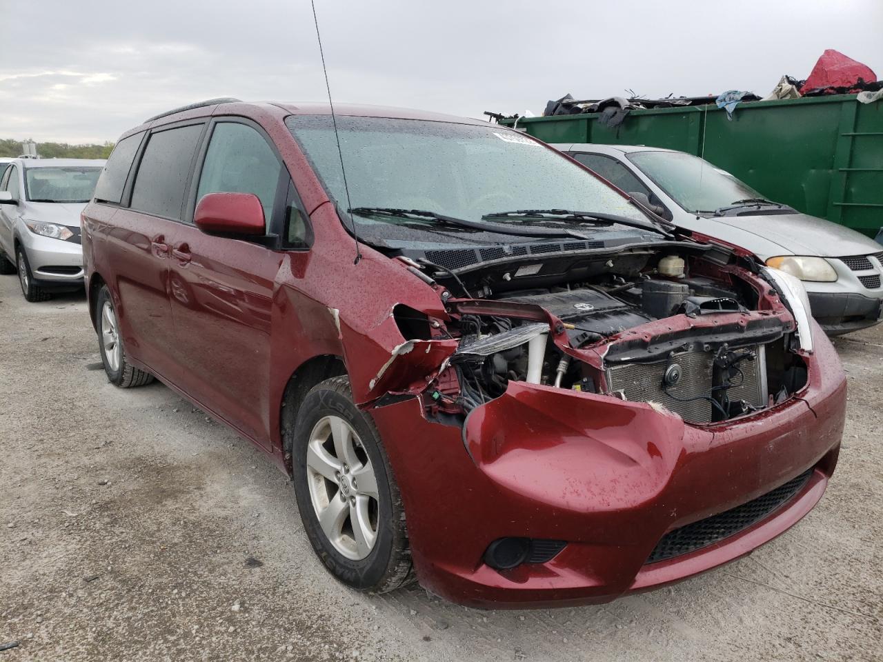 TOYOTA SIENNA LE 2011 with VIN 5TDKK3DC5BS005557 - Photo from auction