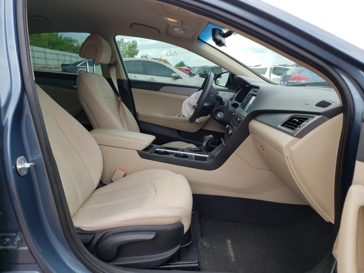 Photo 15 from auction – 2016 HYUNDAI SONATA SE with VIN 5NPE24AF2GH282990