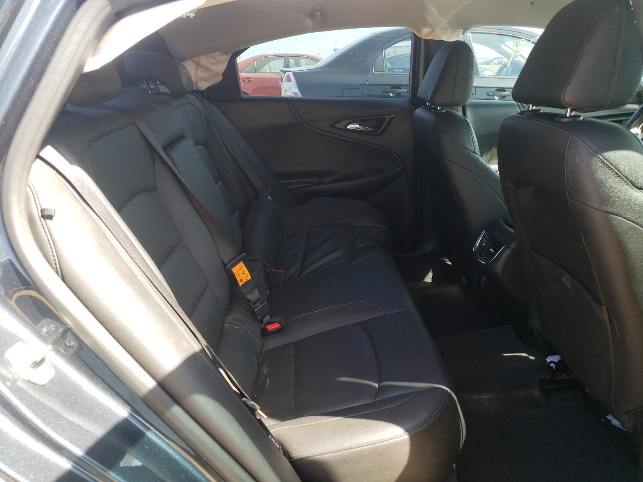 Photo 6 from auction – 2019 CHEVROLET MALIBU LT with VIN 1G1ZD5ST2KF133822