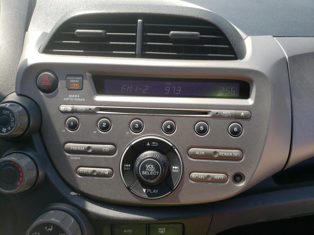 Photo 9 from auction – 2010 HONDA FIT with VIN JHMGE8H28AC016434