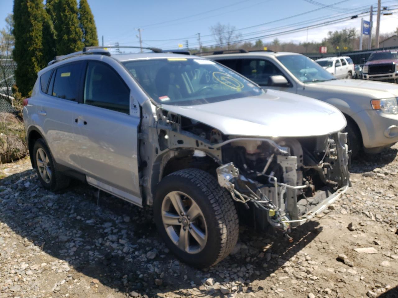 TOYOTA RAV4 XLE 2015 with VIN JTMRFREVXFD151508 - Photo from auction
