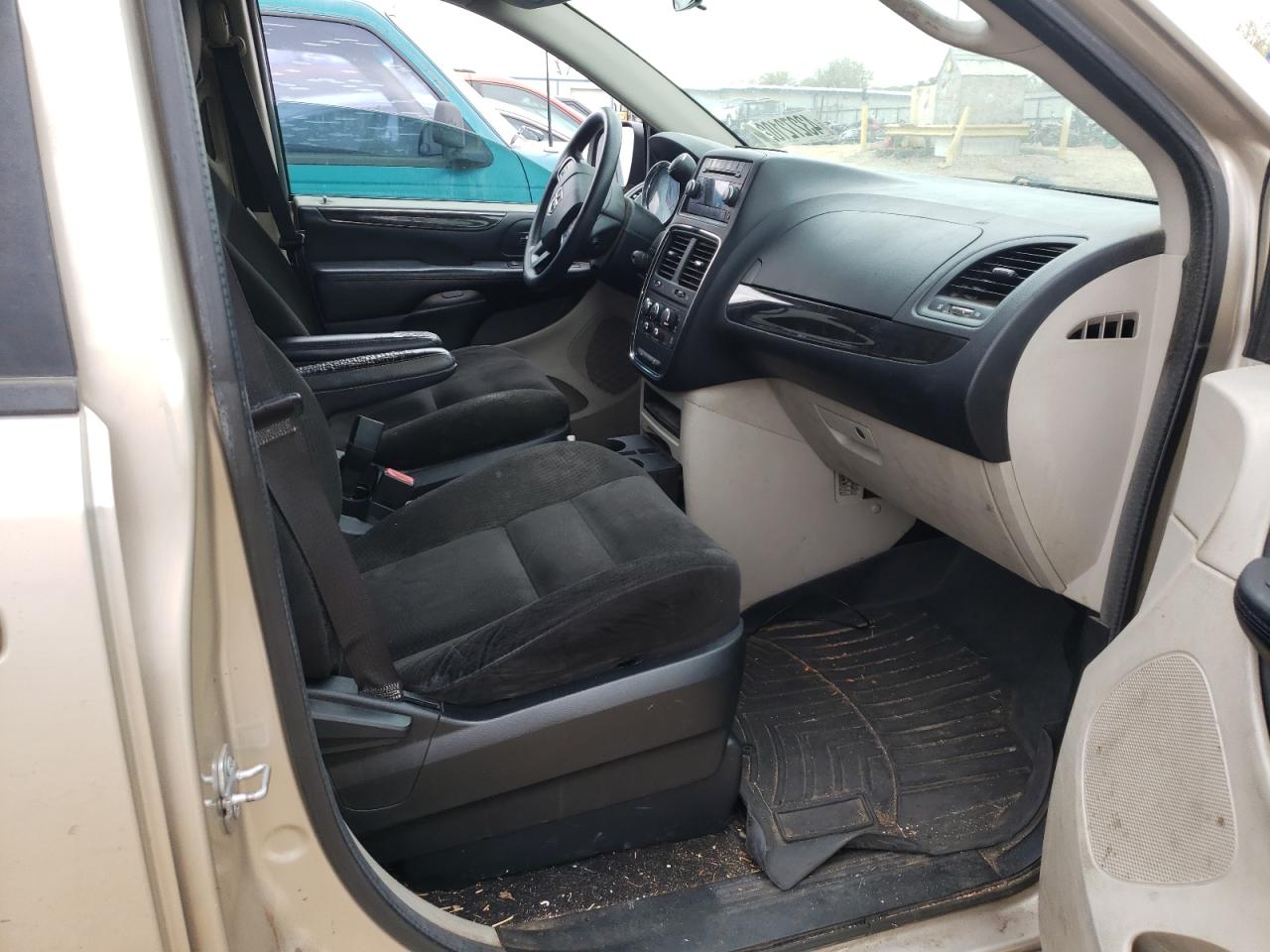 Photo 5 from auction – 2015 DODGE GRAND CARA with VIN 2C4RDGBG4FR641648