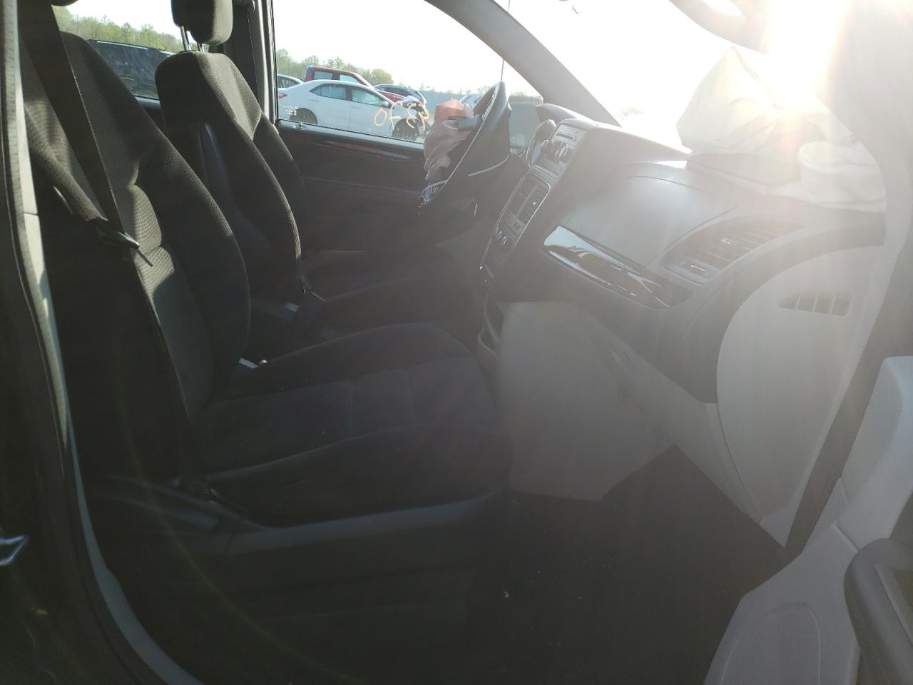Photo 5 from auction – 2014 DODGE GRAND CARA with VIN 2C4RDGBG1ER411564