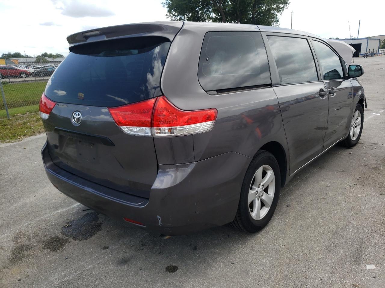 Photo 4 from auction – 2012 TOYOTA SIENNA with VIN 5TDZK3DC3CS219348