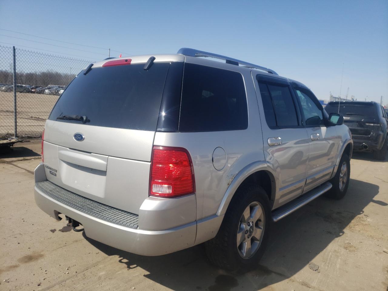 Photo 4 from auction – 2004 FORD EXPLORER L with VIN 1FMZU75K64UB41471