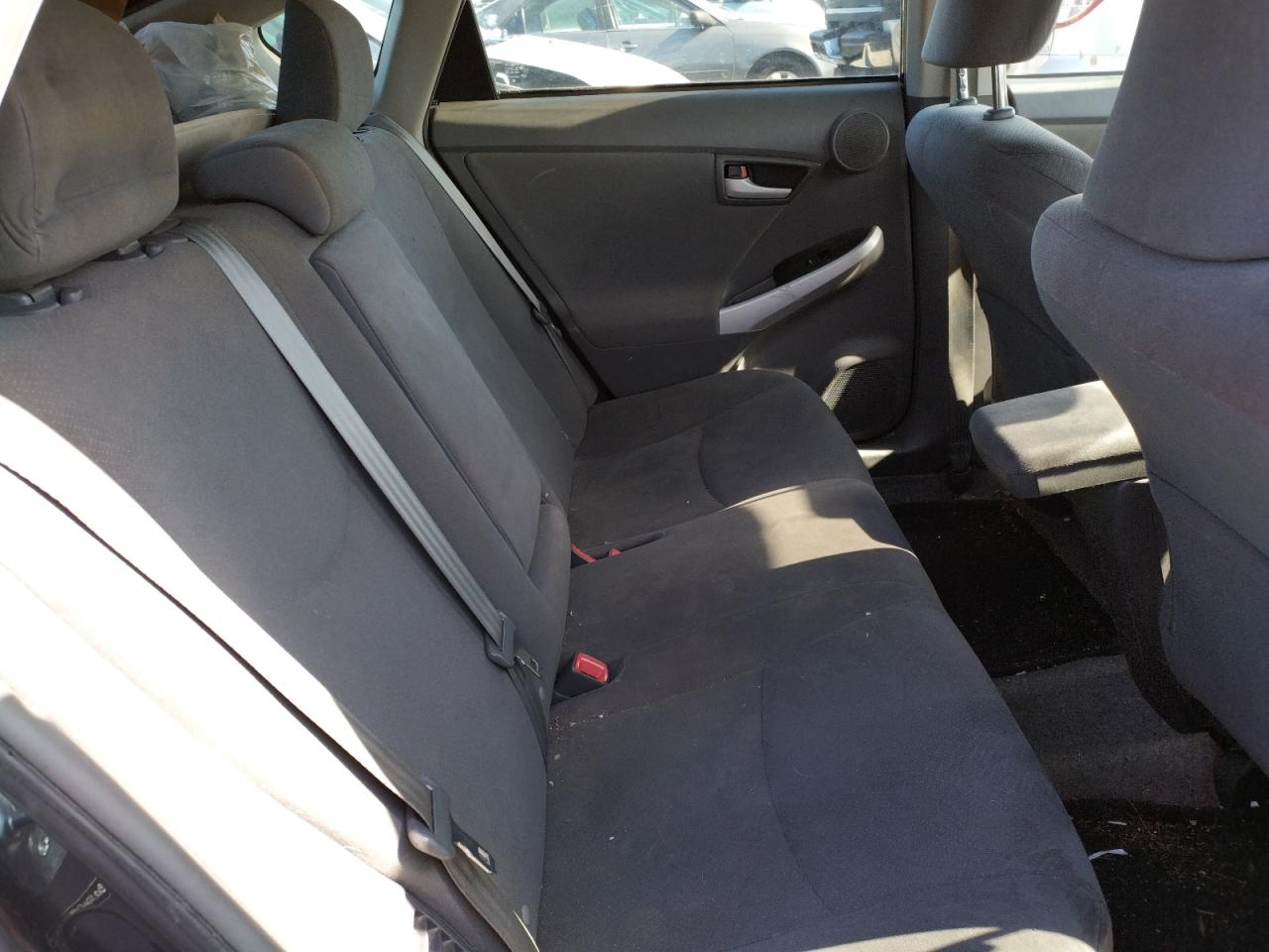 Photo 6 from auction – 2011 TOYOTA PRIUS with VIN JTDKN3DU8B0254003