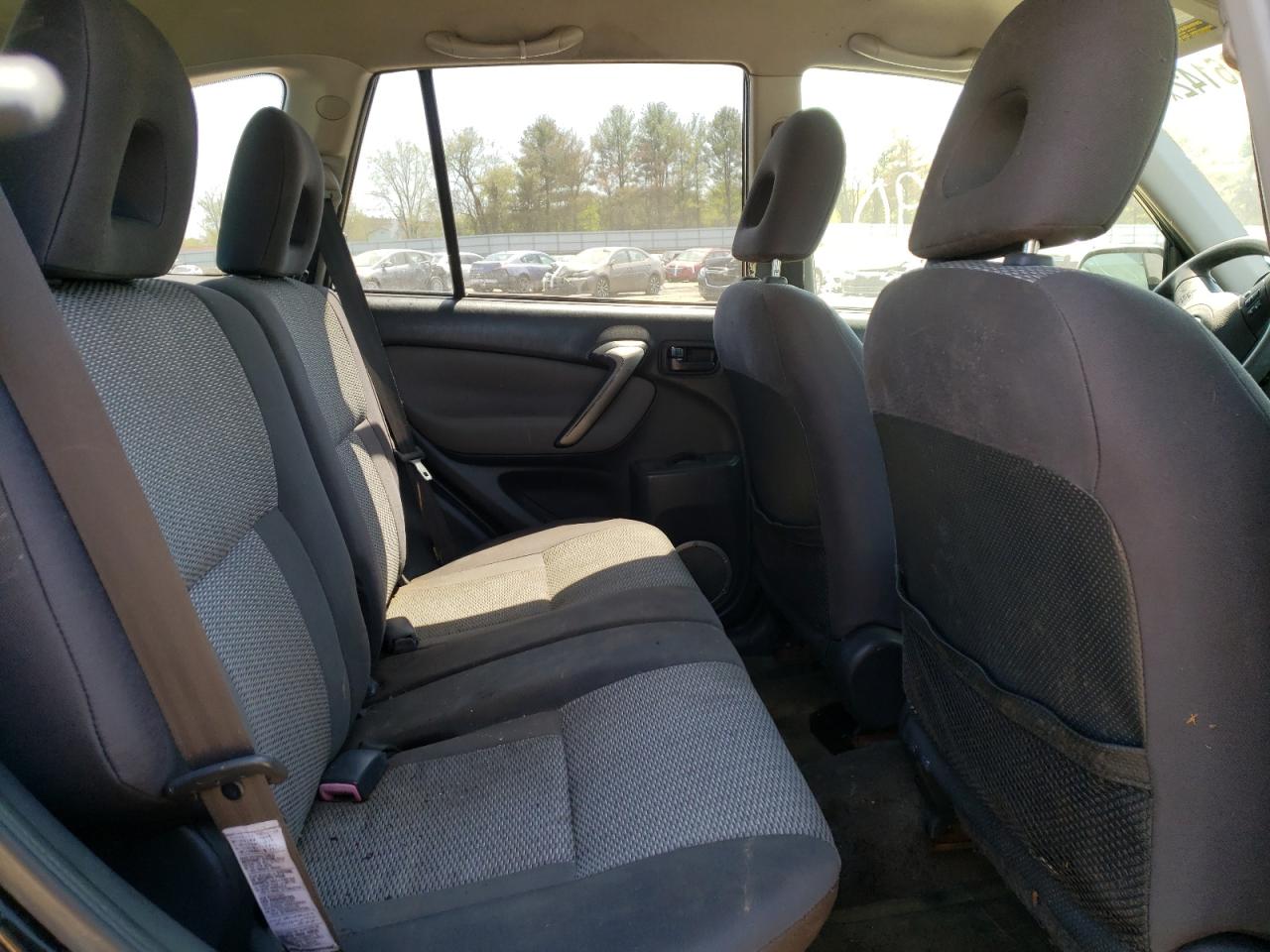 Photo 6 from auction – 2005 TOYOTA RAV4 with VIN JTEHD20V056040058