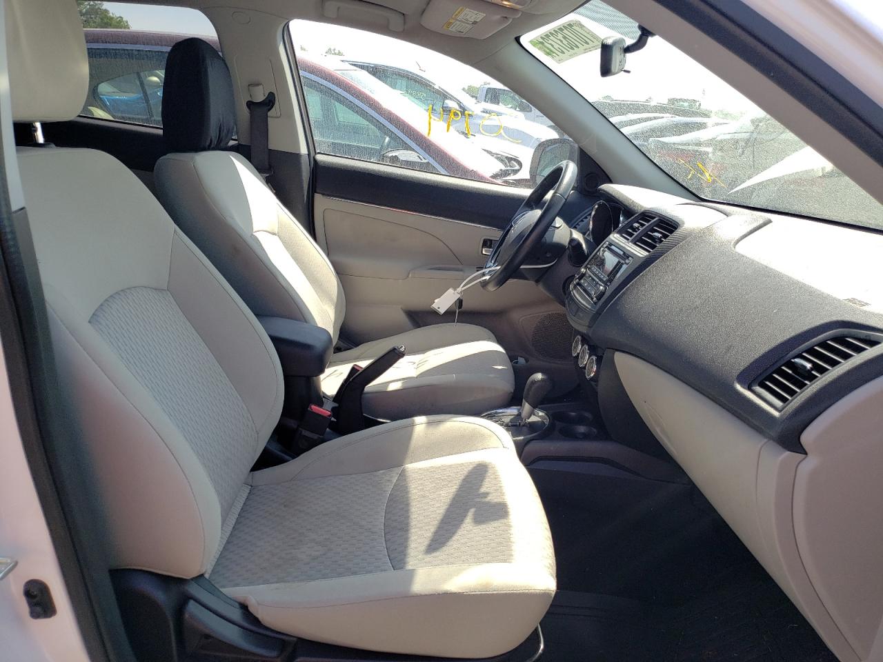 Photo 5 from auction – 2017 MITSUBISHI OUTLANDER with VIN JA4AP3AU9HZ064834