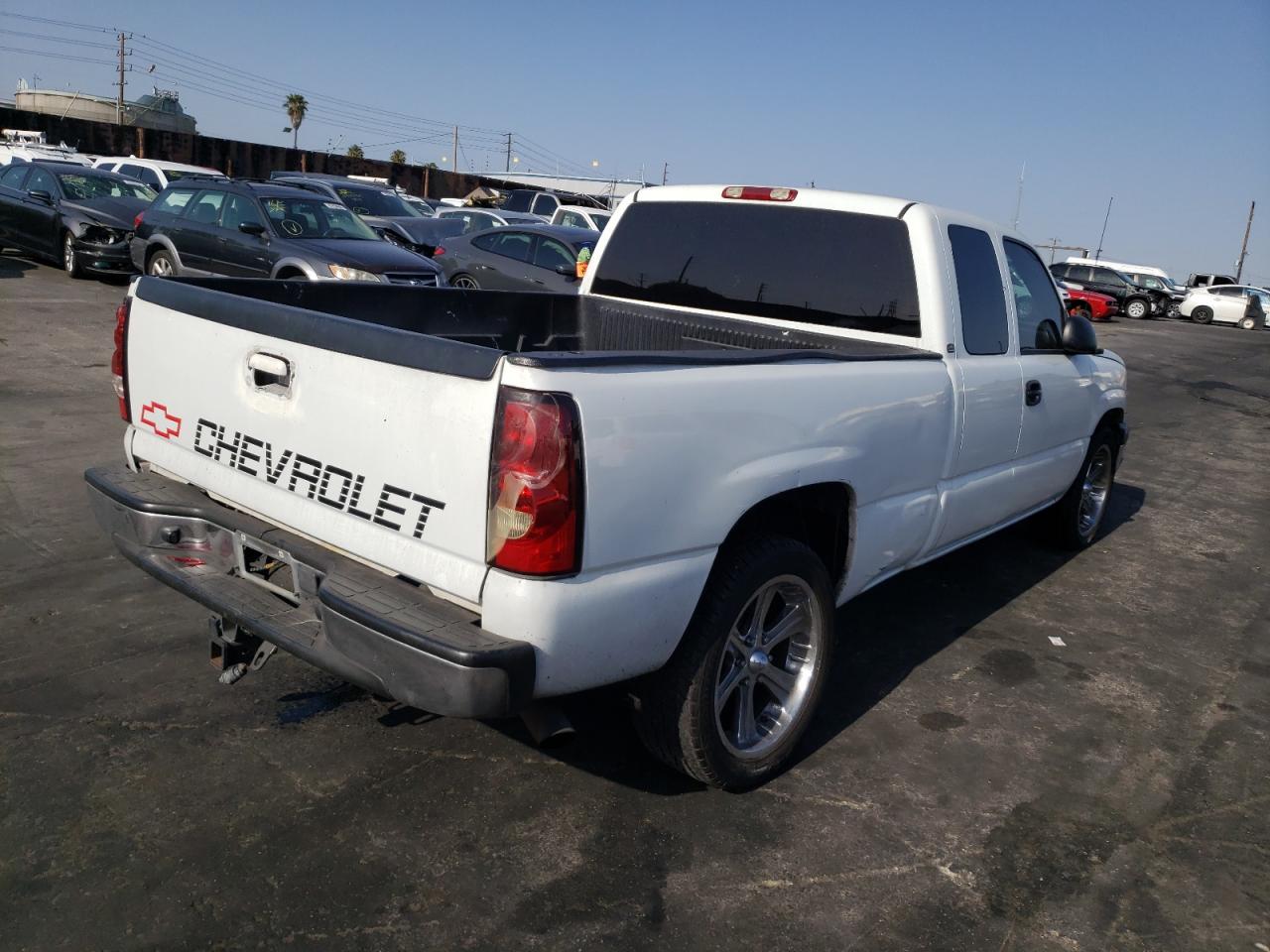 Photo 4 from auction – 2004 CHEVROLET SILVERADO with VIN 2GCEC19V841196913