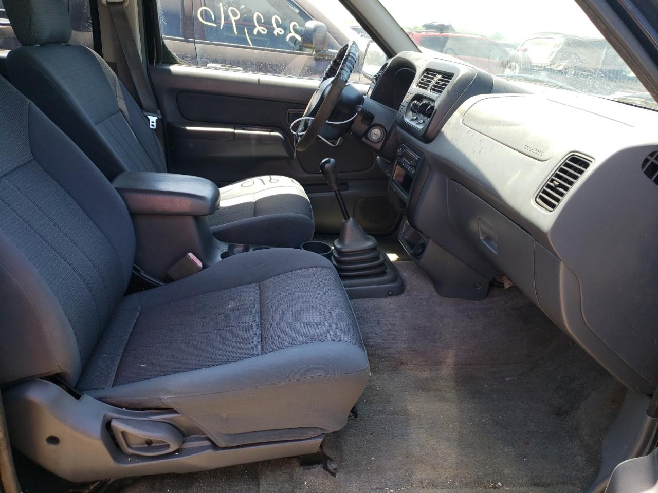 Photo 5 from auction – 2001 NISSAN FRONTIER C with VIN 1N6ED27T01C348402