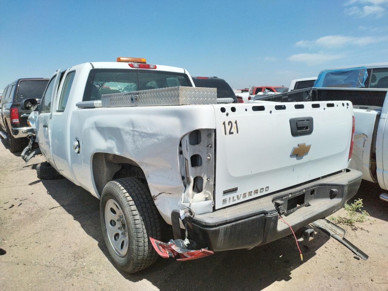 Photo 3 from auction – 2011 CHEVROLET SILVERADO with VIN 1GCRCPEA0BZ306316