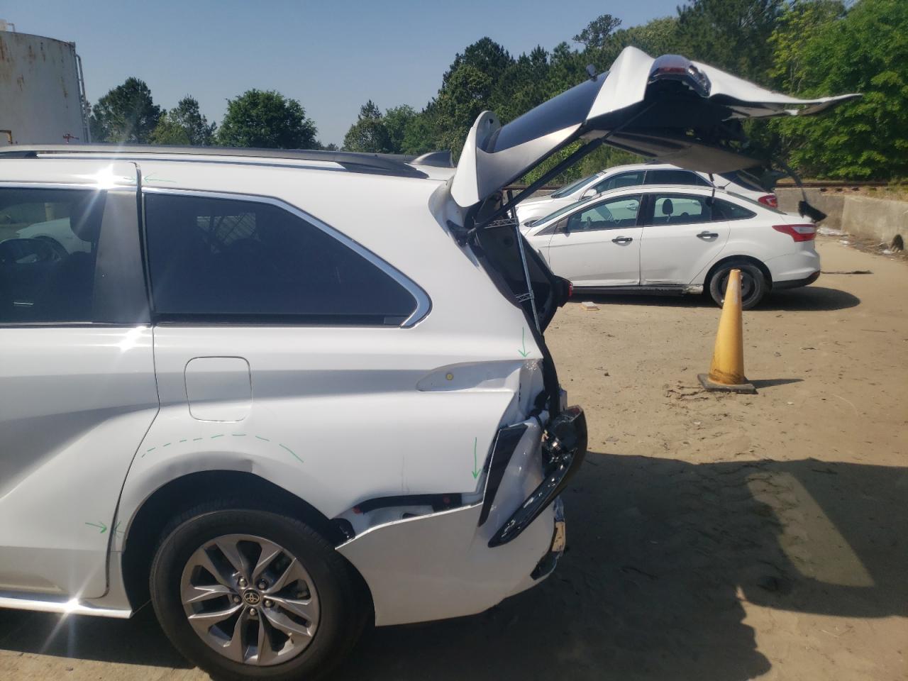 Photo 19 from auction – 2021 TOYOTA SIENNA LE with VIN 5TDKRKEC6MS070652