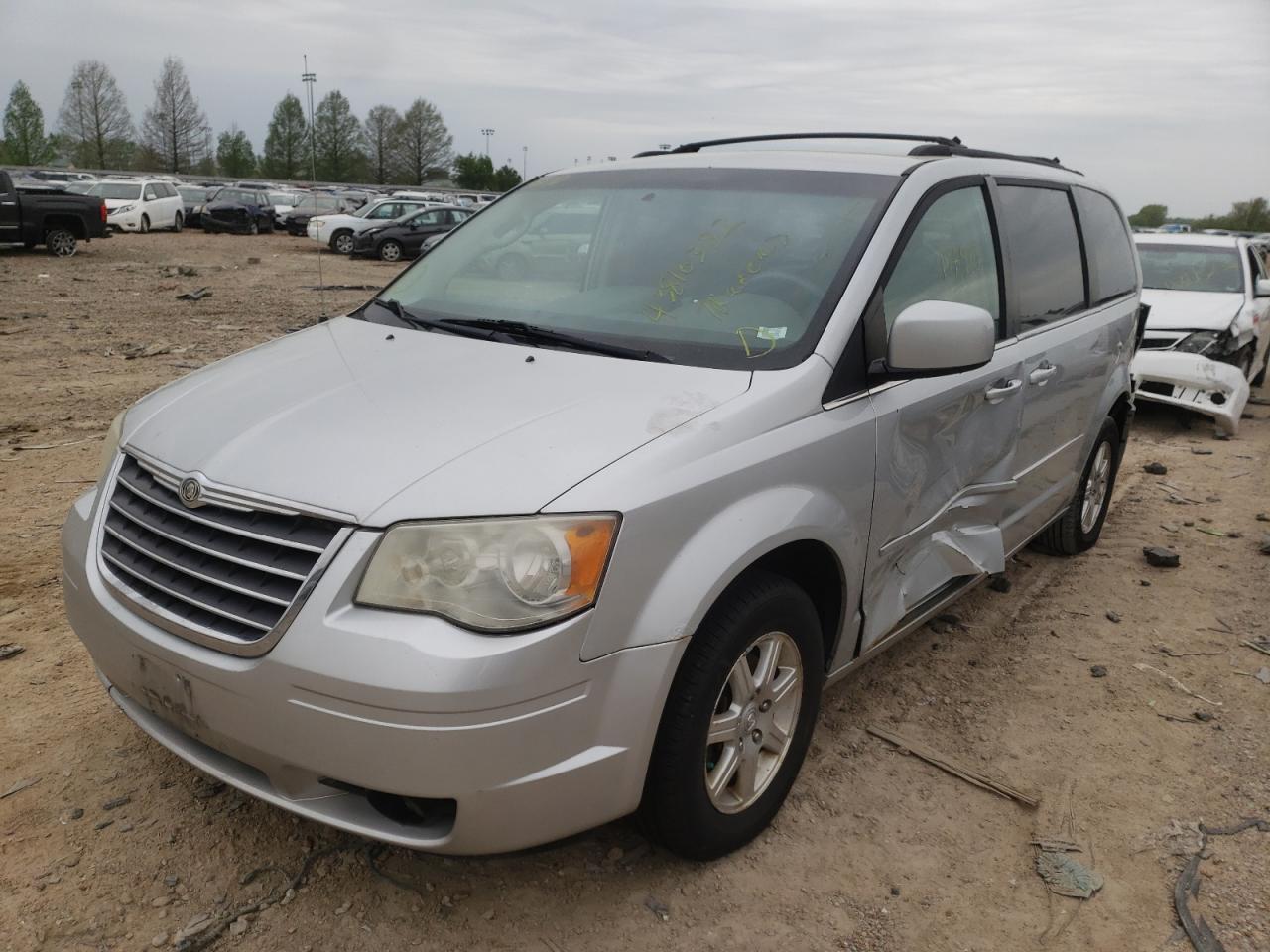 Photo 9 from auction – 2008 CHRYSLER TOWN & COU with VIN 2A8HR54P18R735240