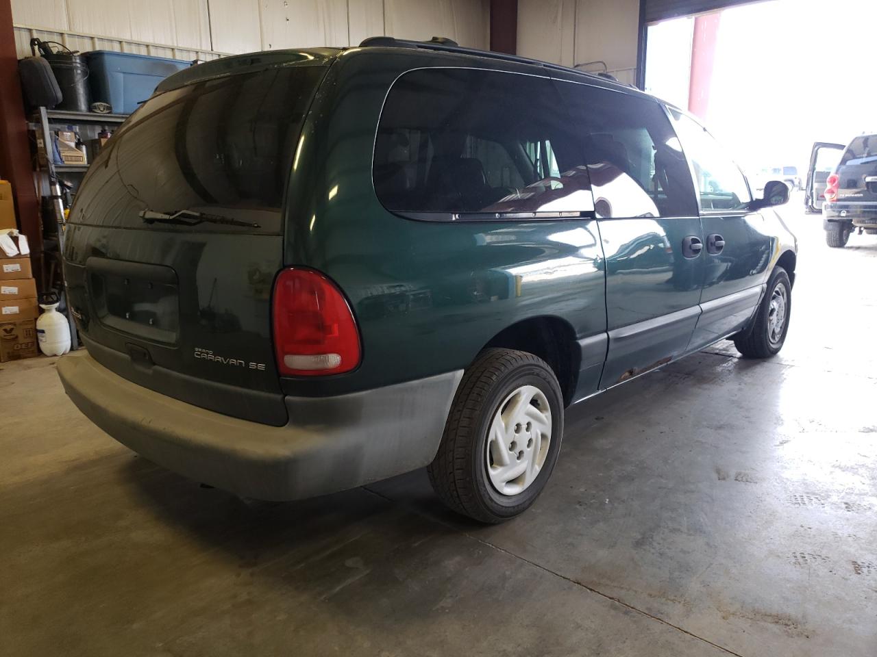 Photo 4 from auction – 1998 DODGE GRAND CARA with VIN 1B4GP44G4WB615136
