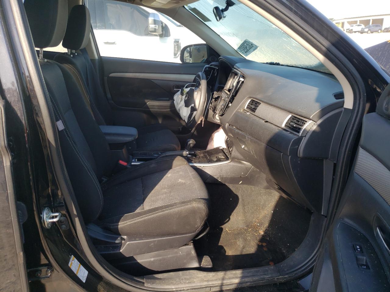 Photo 5 from auction – 2018 MITSUBISHI OUTLANDER with VIN JA4AD2A32JZ012817