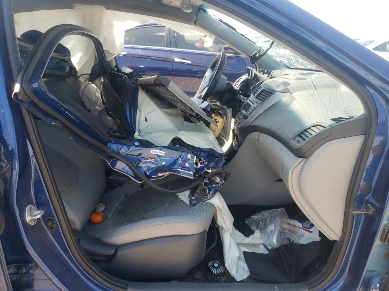 Photo 5 from auction – 2015 HYUNDAI ACCENT GLS with VIN KMHCT4AE1FU802088