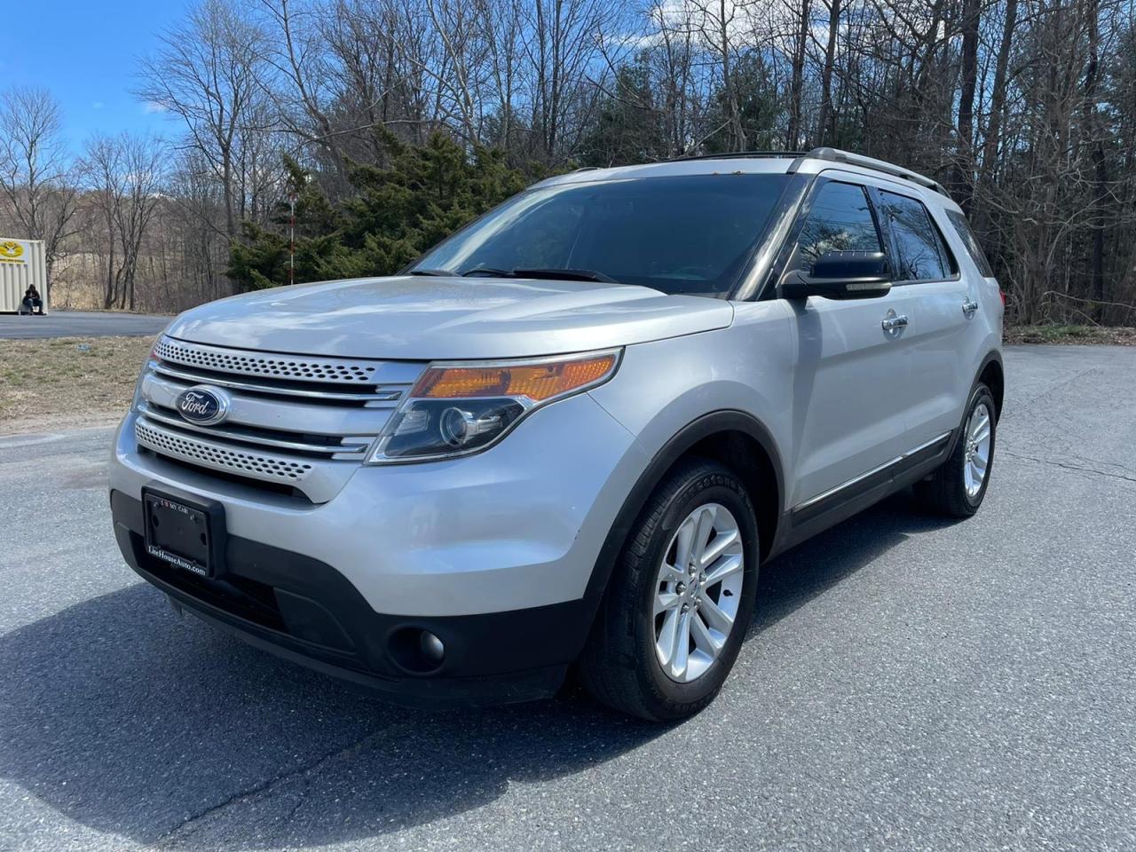 Photo 2 from auction – 2011 FORD EXPLORER X with VIN 1FMHK8D82BGA84470