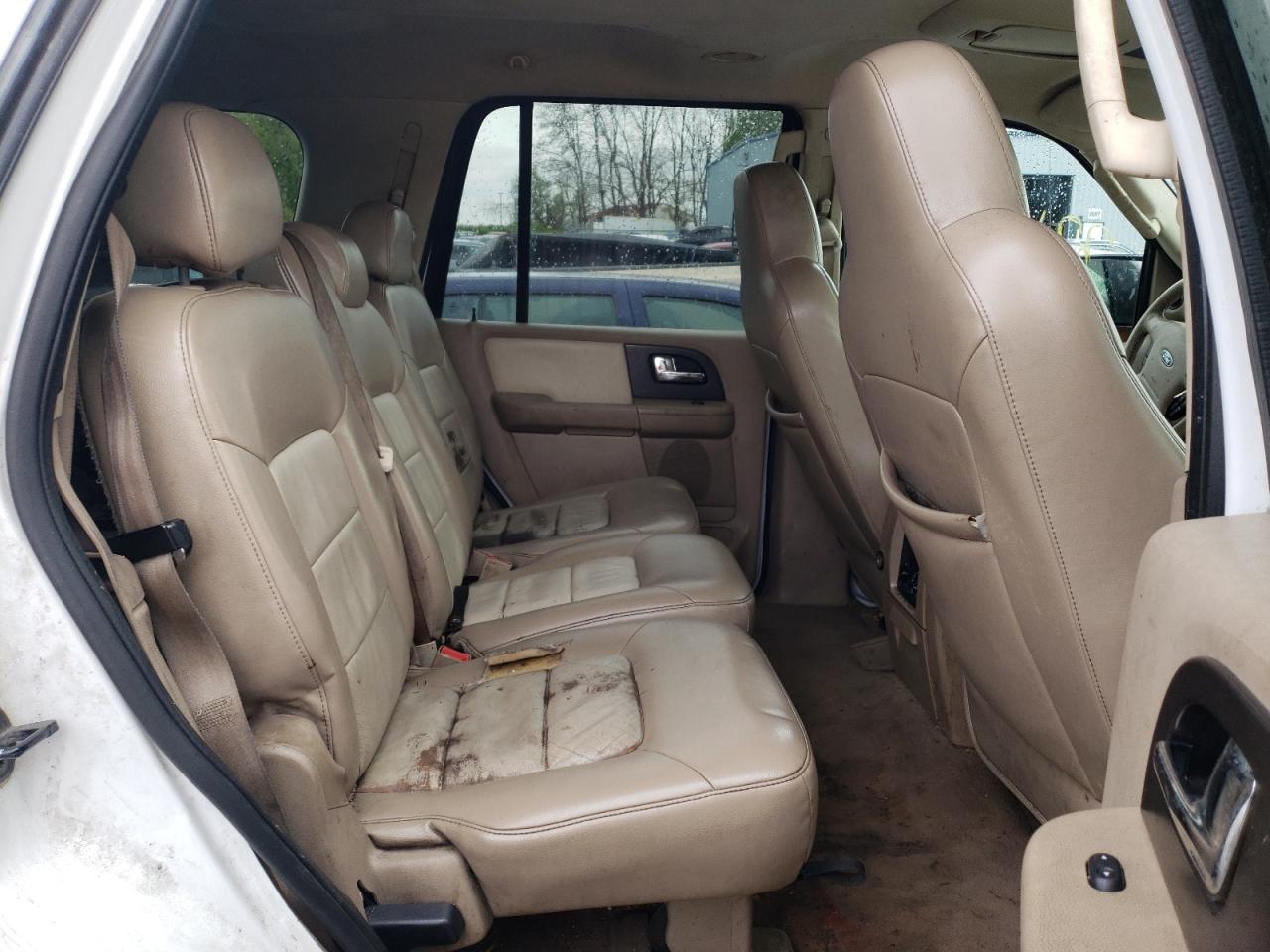 Photo 6 from auction – 2005 FORD EXPEDITION with VIN 1FMPU18545LA14462