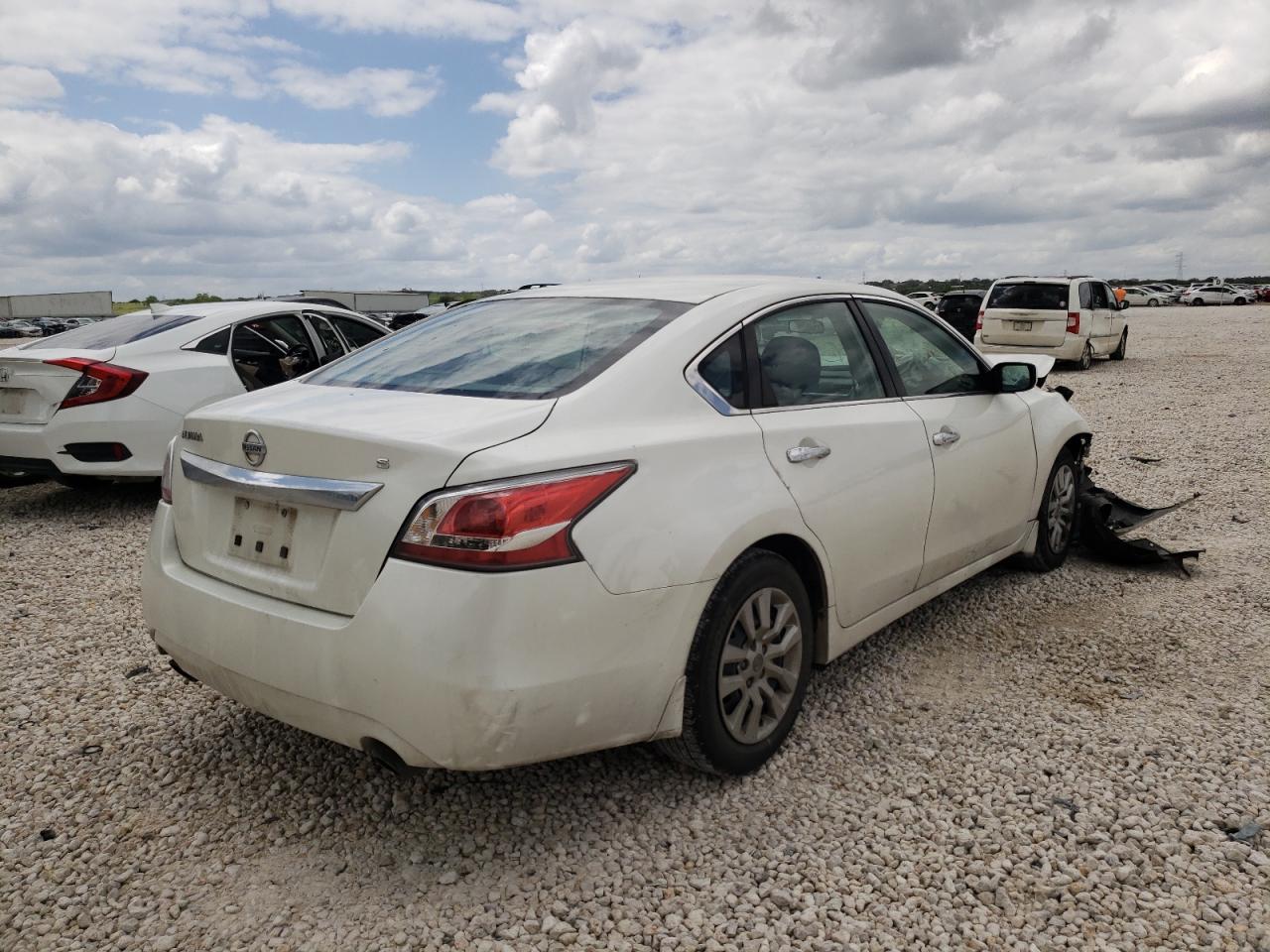 Photo 4 from auction – 2015 NISSAN ALTIMA 2.5 with VIN 1N4AL3AP9FC183047