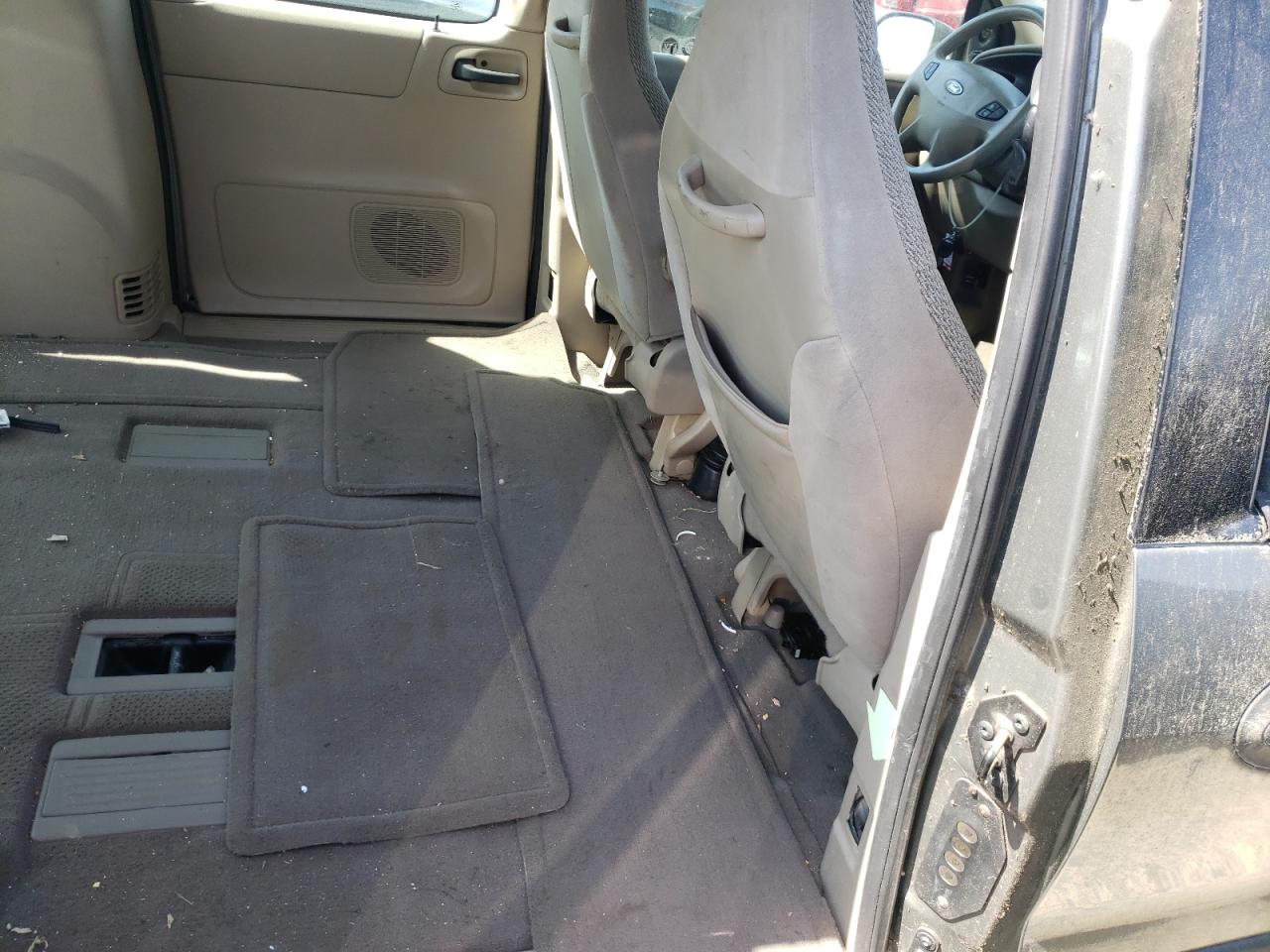 Photo 6 from auction – 2001 FORD WINDSTAR L with VIN 2FMZA51471BC10898