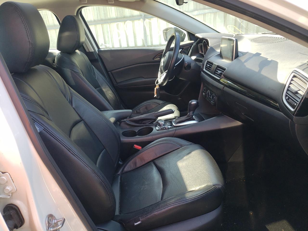 Photo 5 from auction – 2016 MAZDA 3 TOURING with VIN 3MZBM1L7XGM330048