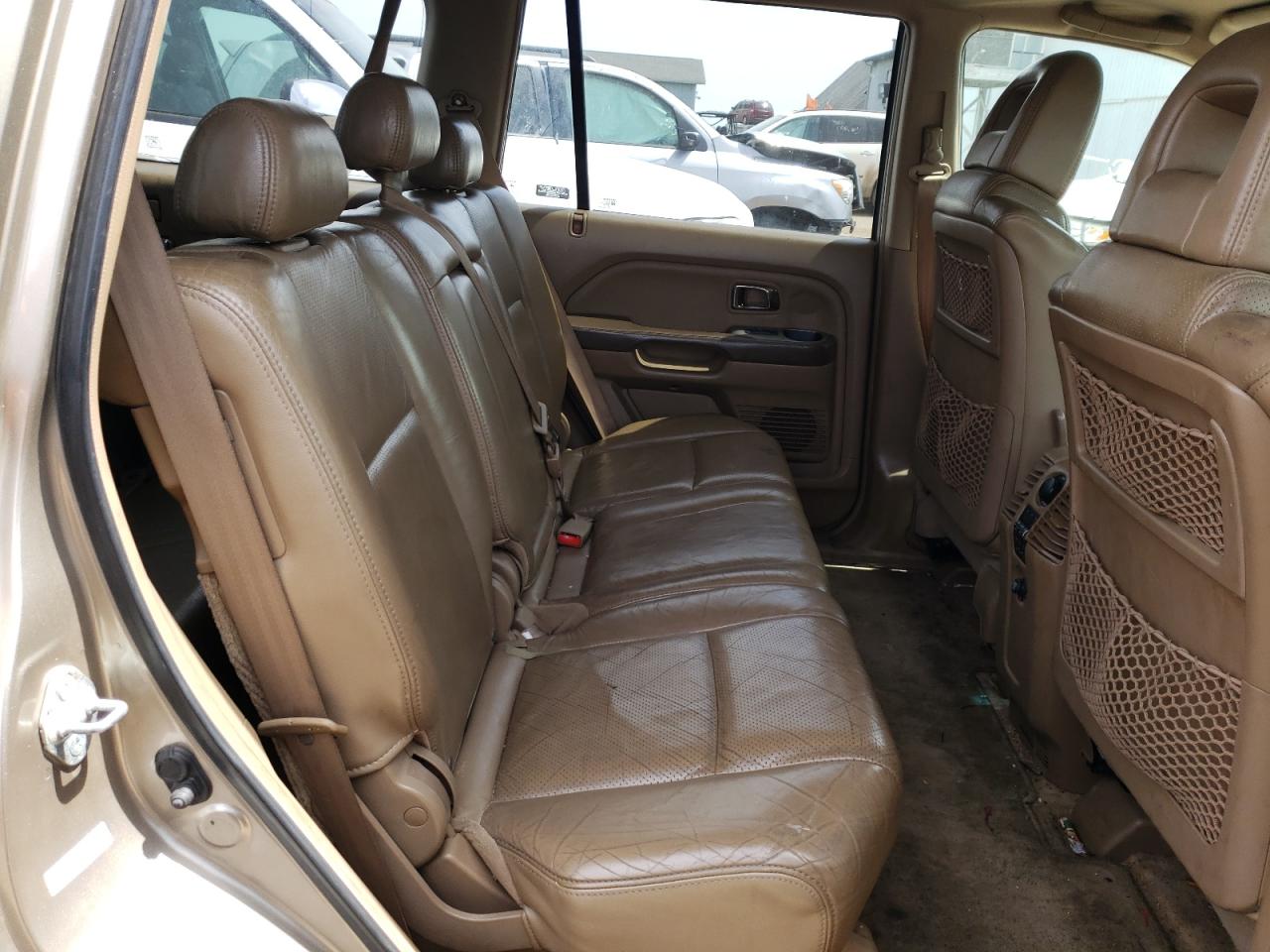 Photo 6 from auction – 2005 HONDA PILOT EXL with VIN 5FNYF18675B052816