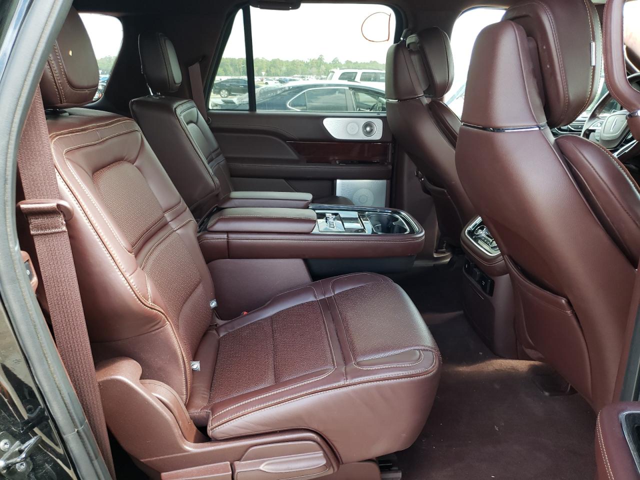 Photo 6 from auction – 2018 LINCOLN NAVIGATOR with VIN 5LMJJ3TT5JEL04060