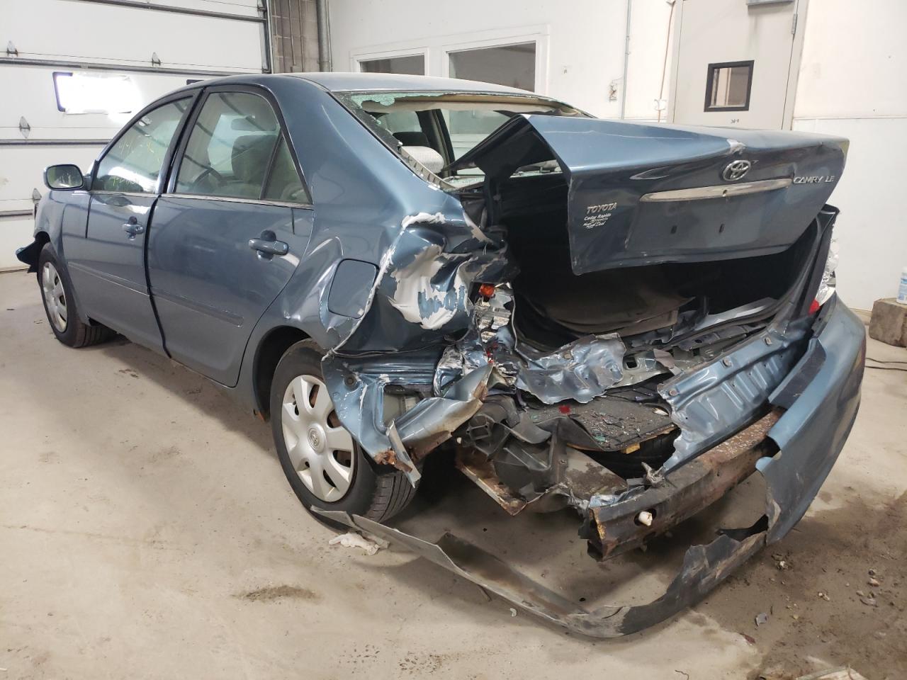 Photo 3 from auction – 2002 TOYOTA CAMRY LE with VIN JTDBE30K320014703